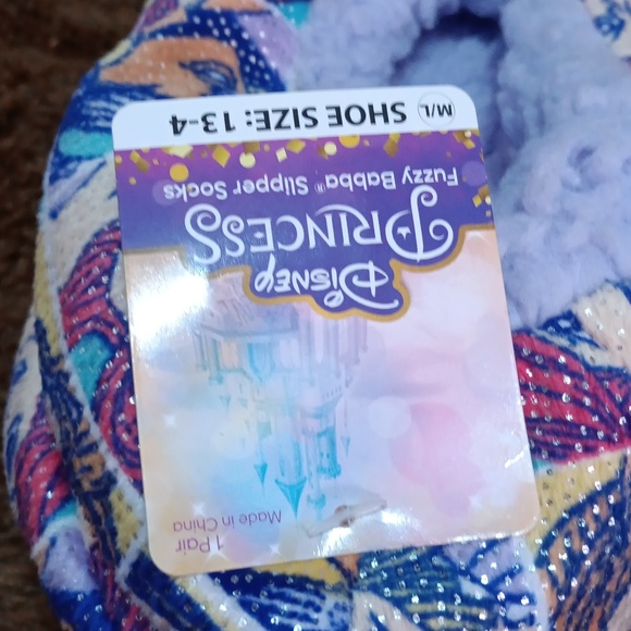 Fuzzy slipper socks lot - Picture 8 of 8